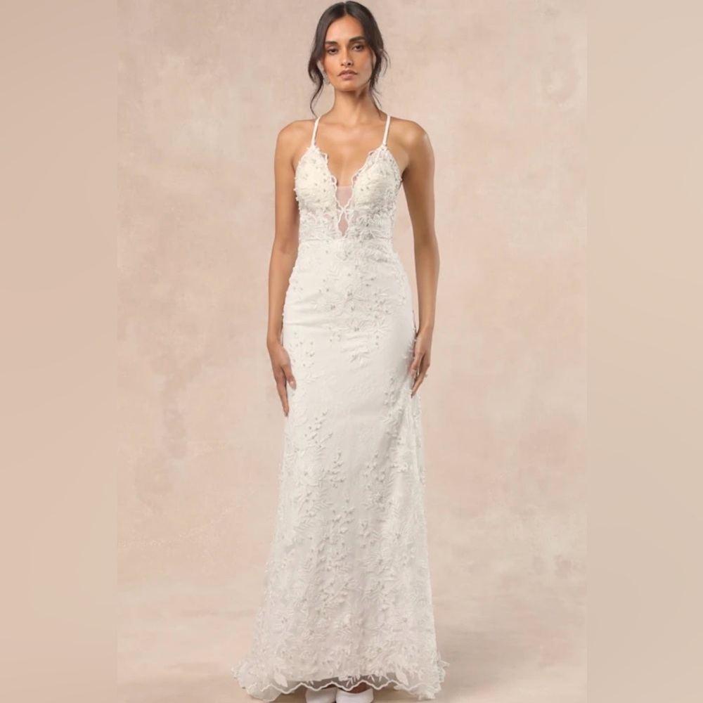 Lulus Enchanting Eternity Ivory Pearl Lace-Up Backless Maxi
Dress size 4 NWOT